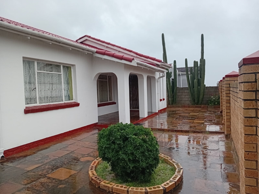 3 Bedroom Property for Sale in Kwa Nobuhle Eastern Cape